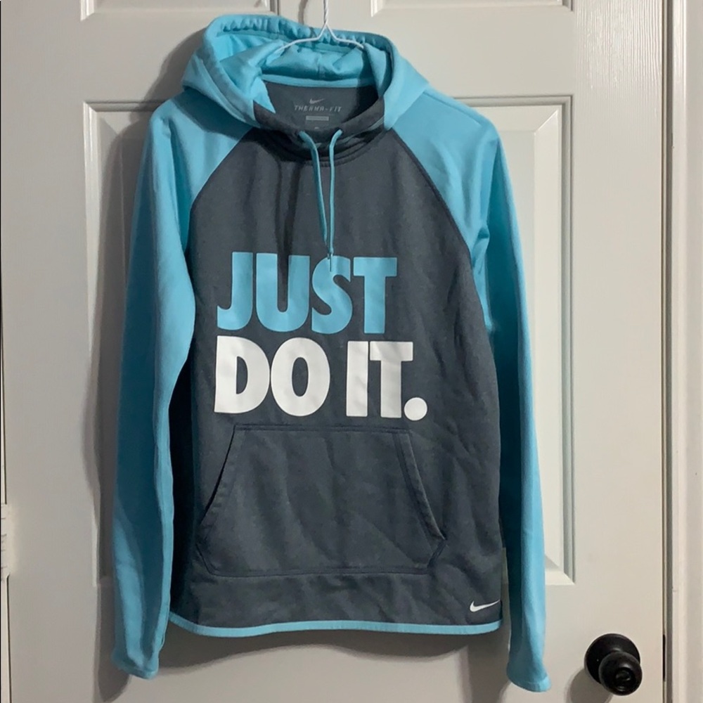 NWOT Nike Hoodie THERMA-FIT Pullover.